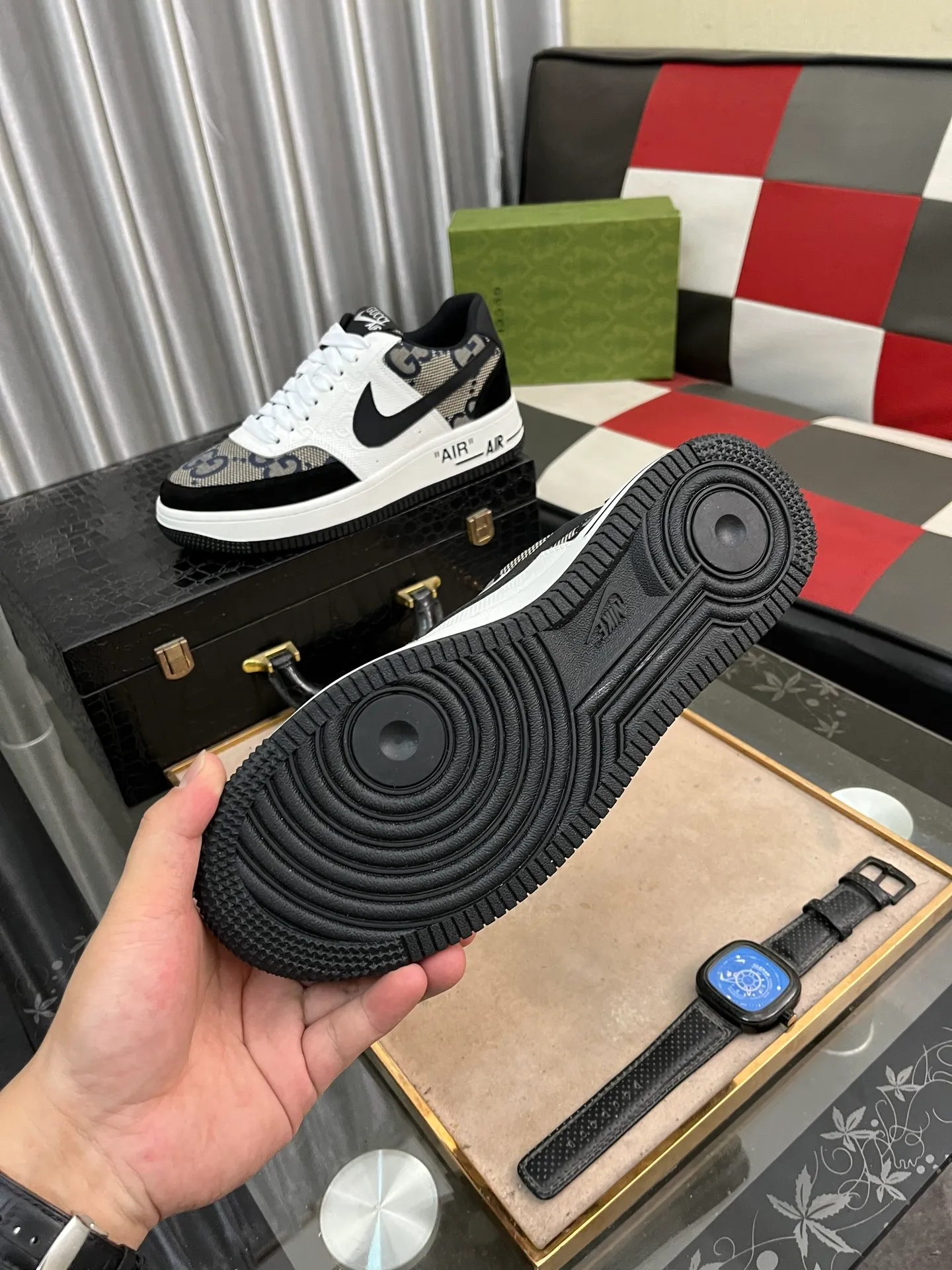 Men's Men's Shoes💰440⌚️⌚️【GUCCI】Gucci men's latest white shoe series casual shoes! The official website is built 1:1. Upper: Made of imported cowhide, with electric embroidery ➕Inner lining: Made of high-quality first-layer pigskin, soft and comfortable. Picky material selection and exquisite workmanship give you the best enjoyment. Size: 38-44 yards, 3️⃣ colors available.